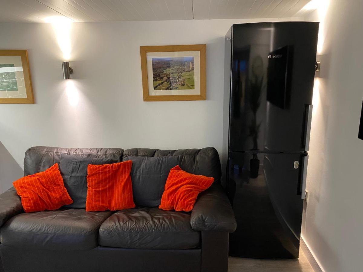 Delightful 1 Bedroom Chalet Throwleigh Экстерьер фото